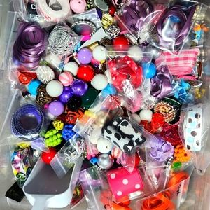 Scoop of Trinkets 8 oz scoop.